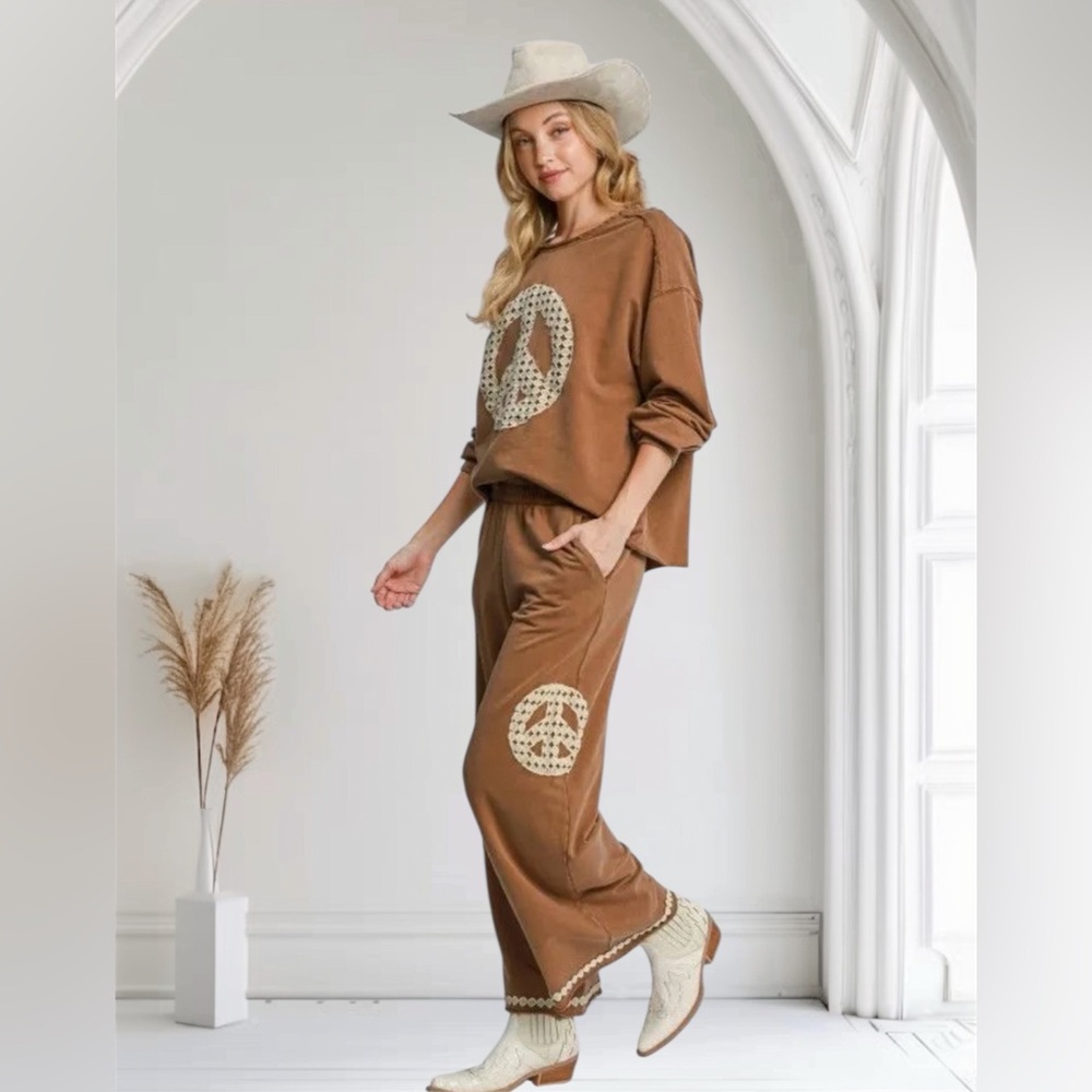 Cozy Brown Peace Sign Lounge Set - Women